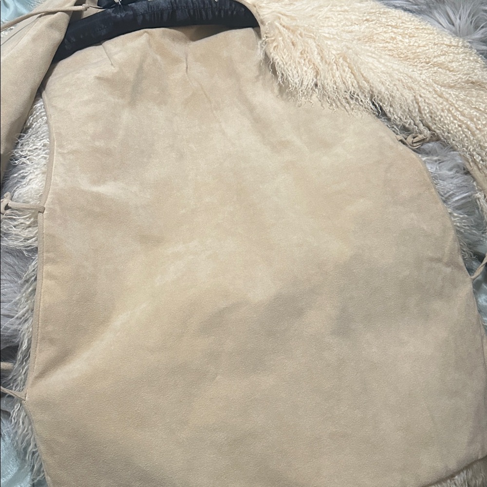 Mongolian Sheep Fur Vest - Picture 5 of 9